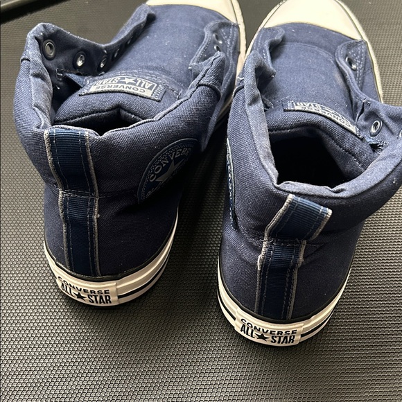 Converse Men's Navy High-Top Sneakers (size 10 men, 12 women) - Picture 4 of 6